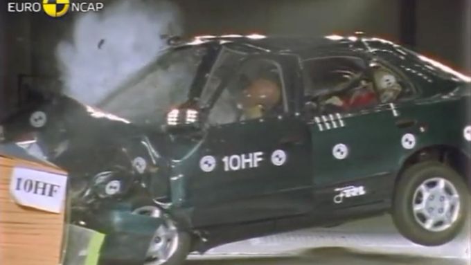 Crash test Hyundaie Accent z roku 1998