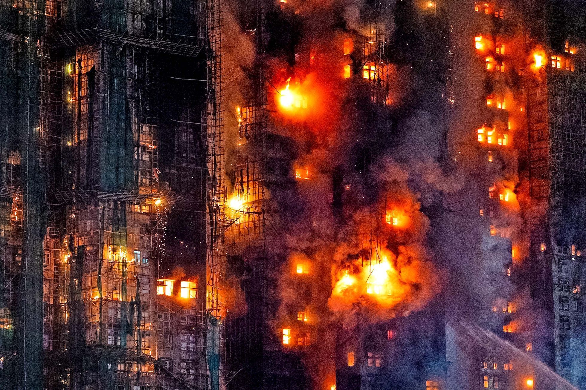 Hong Kong, Čína, bytový komplex, požár