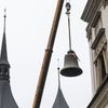 Snesení zvonů z bývalé Jezuitské koleje, Kutná Hora, zvony