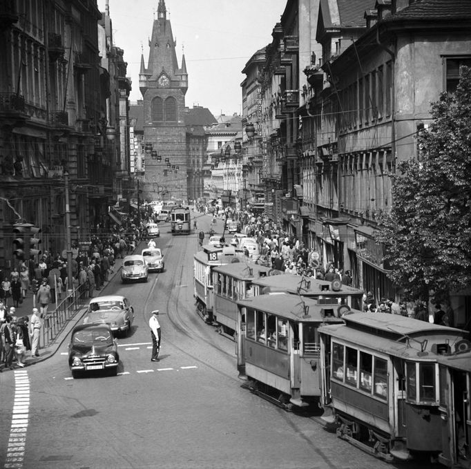 Pohled do Jindřišské ulice v Praze 4. června 1963