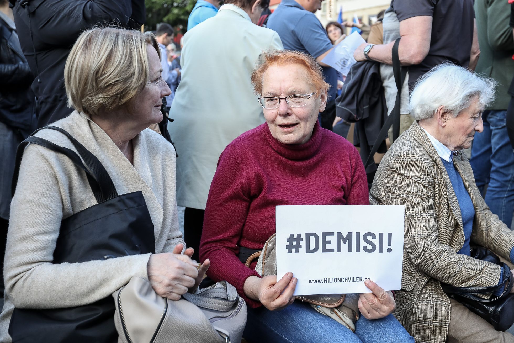 Demonstrace proti Benešové a Babišovi na Václavském náměstí, Milion chvilek pro demokracii