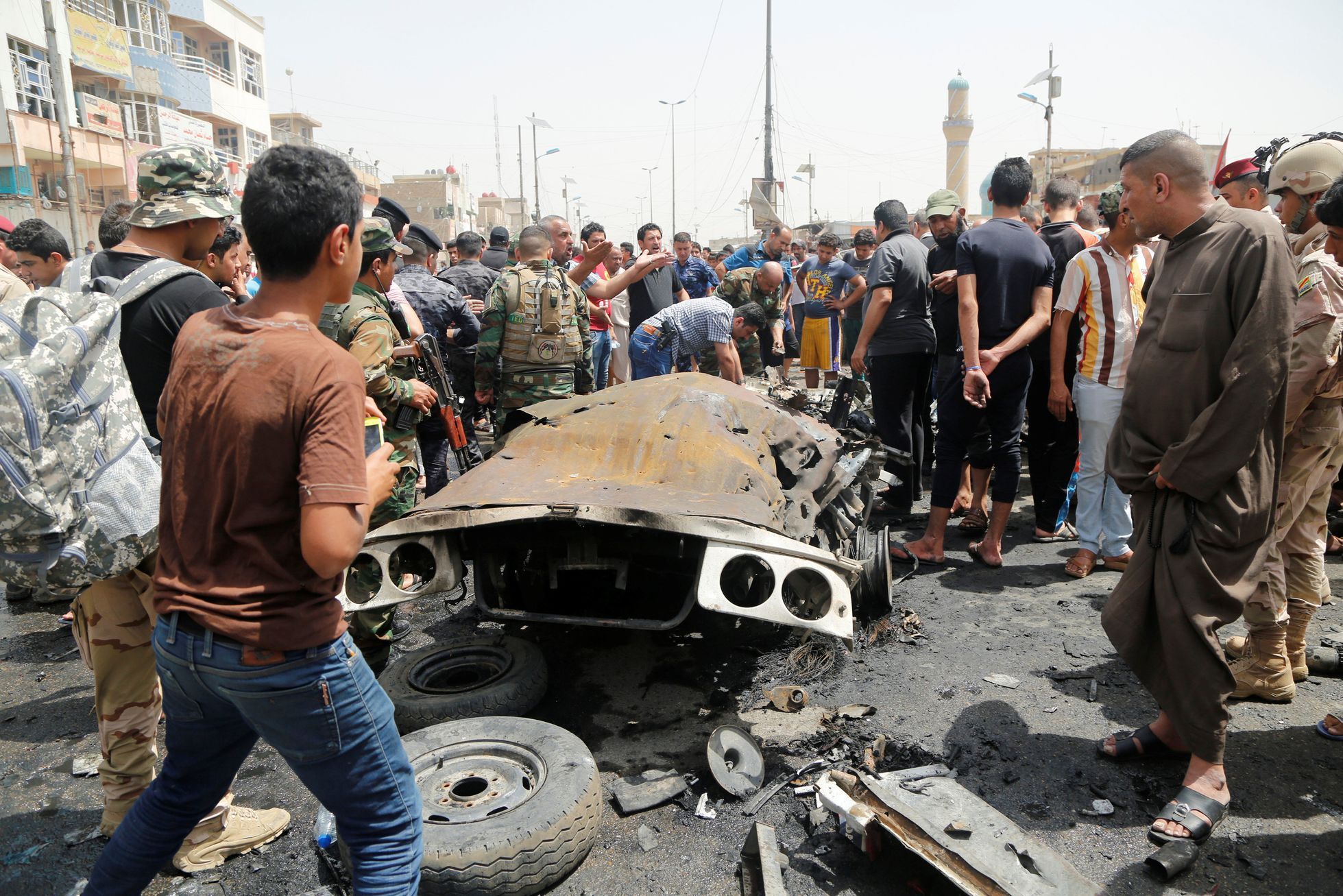 V Bagdádu vybuchla nálož v automobilu. Zemřelo nejméně 50 lidí.