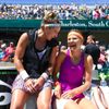 Lucie Šafářová a Bethanie Matteková-Sandsová slaví titul v Charlestonu