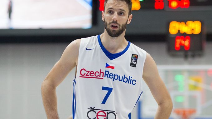 Vojtěch Hruban si z porážky českých basketbalistů ve Francii nedělal těžkou hlavu.