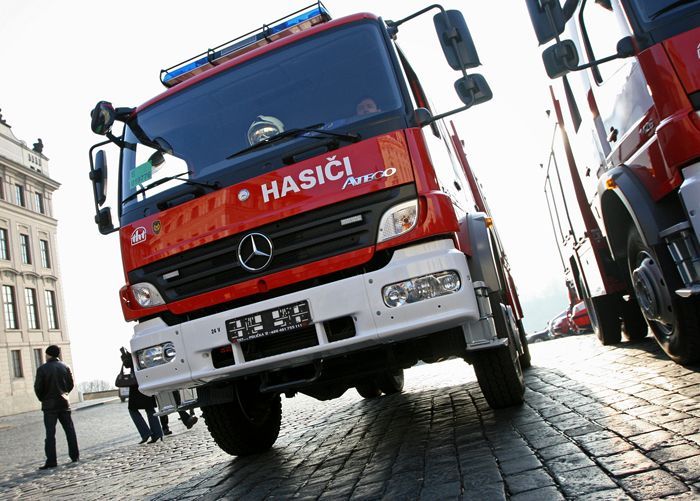 Předání 40-ti nových hasičských vozů