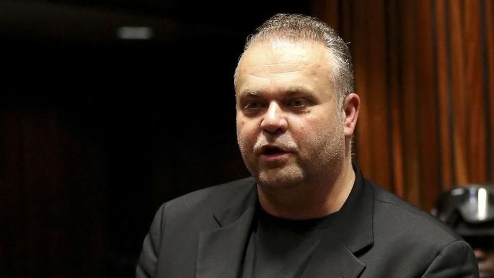 Krejčíř chtěl zrušit v Česku trest. Nic takového, uprchl jste vědomě, napsal mu soud