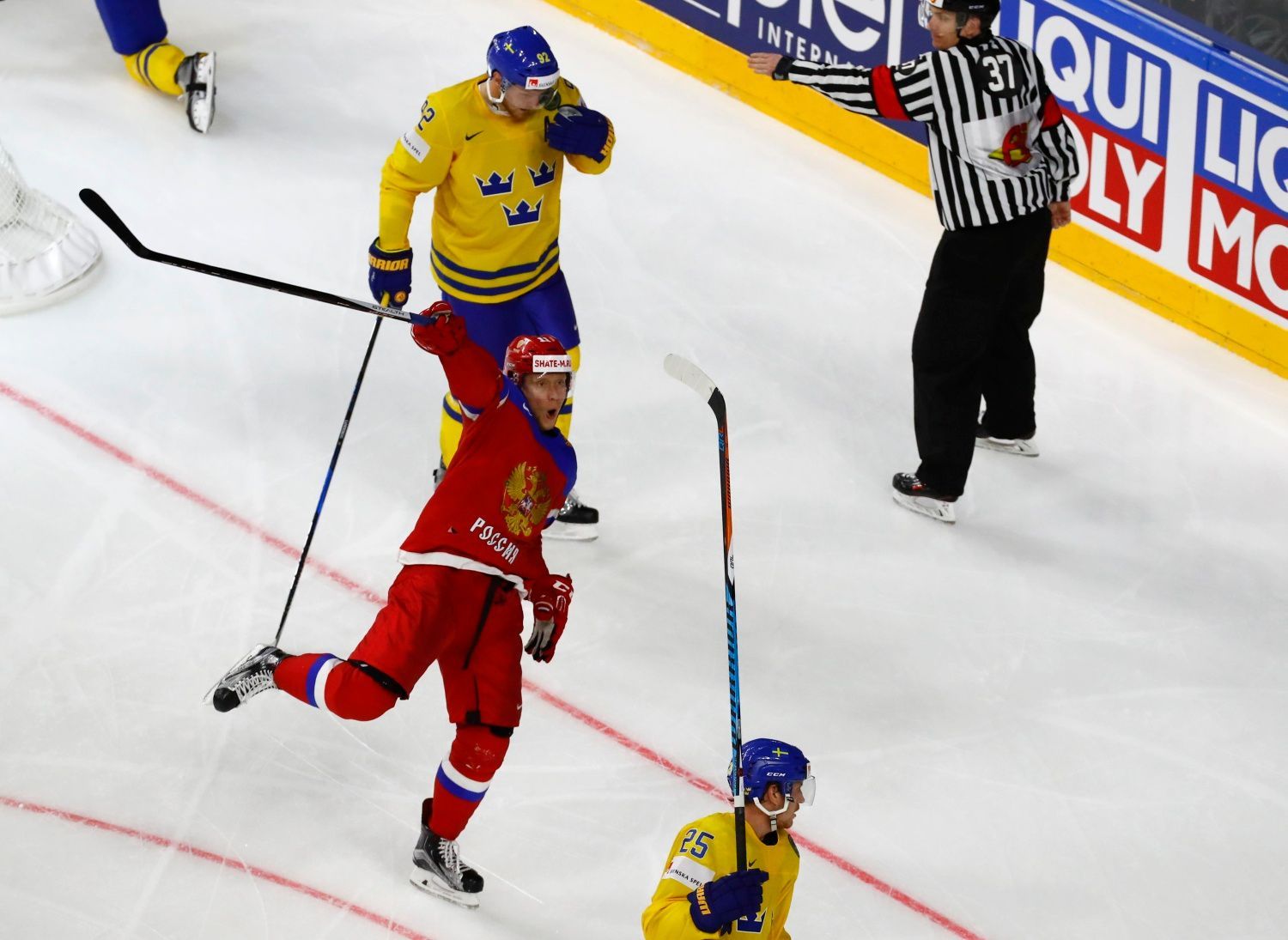 MS 2017, Rusko-Švédsko: Sergej Andronov slaví gól na 1:1
