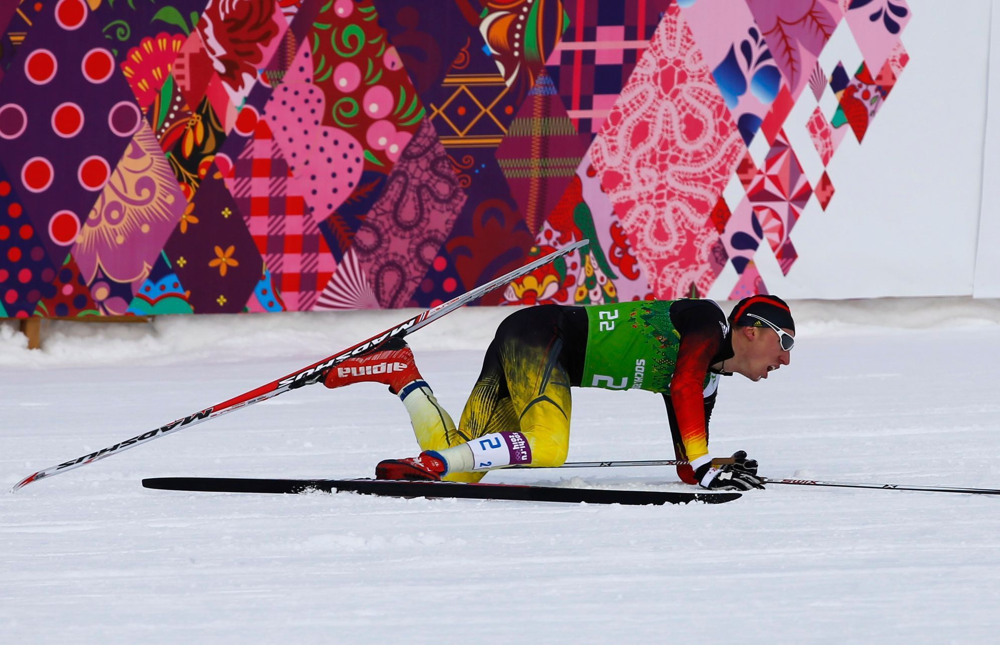 Soči 2014, tým sprint: Tim Tscharnke (Německo) padá