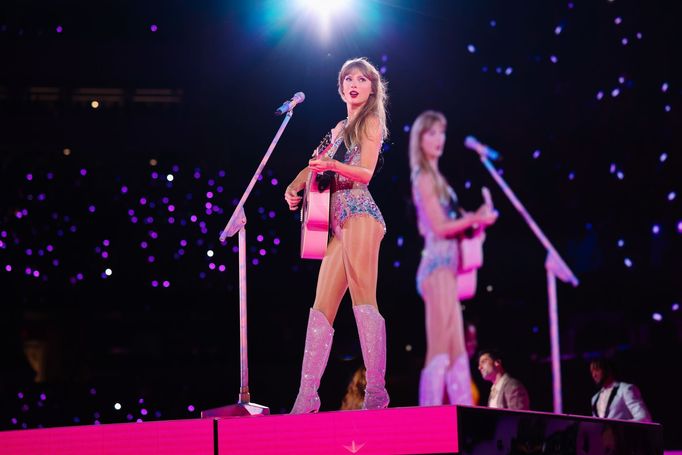 Snímek z koncertního záznamu Taylor Swift: The Eras Tour.