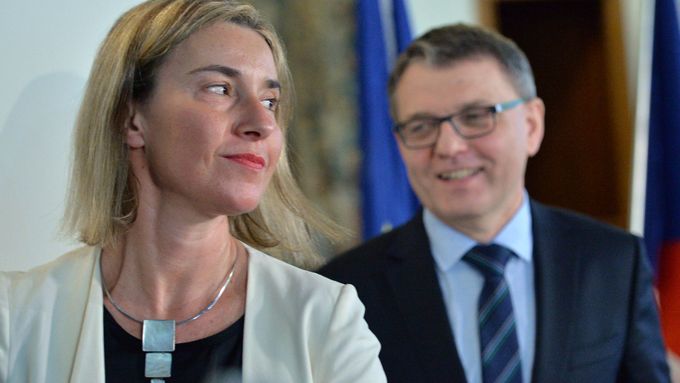 Lubomír Zaorálek s Federikou Mogheriniovou.
