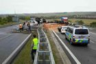 Na D1 u Větrného Jeníkova havarovalo několik nákladních aut