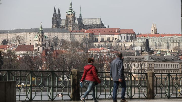 V pondělí se Pražský hrad otevře veřejnosti, zavřený byl přes půl roku; Zdroj foto: Jakub Plíhal