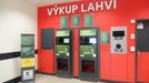 Vratné automaty v prodejně Kaufland v Michli už dnes přijímají nejen sklo, ale také plasty a plechovky.