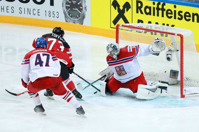 Sean Couturierc a Ondřej Pavelec a Martin Erat a Tyler Toffolli