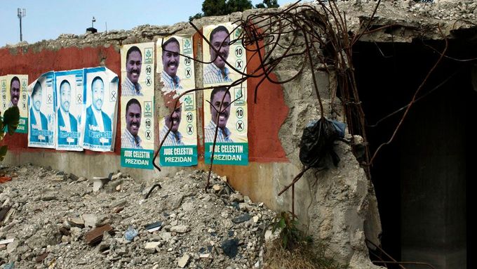 Zdecimované Haiti volí, svět se bojí násilností