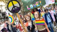 Bělehrad, Srbsko: účastníci se připojili k tradičnímu pochodu hrdosti LGBTQ+ v centru metropole.