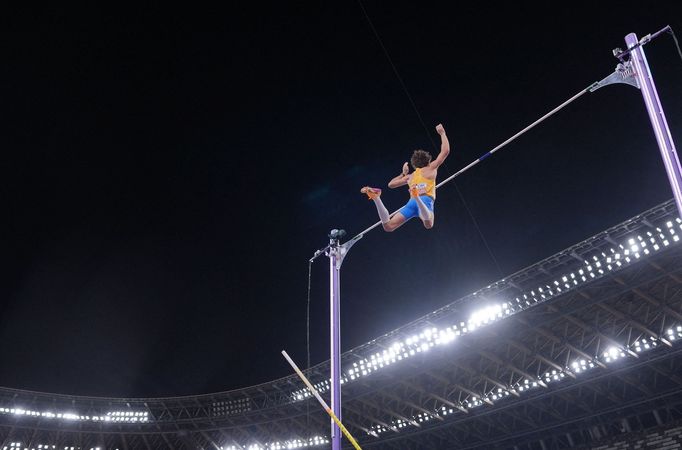 Švédský tyčkař Armand Duplantis a jeho rekord při MS v atletice 2025 v Tokiu