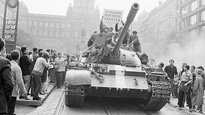 Okupace 1968, jedna z nejtemnějších událostí našich dějin. Dodnes jsme se z jejích důsledků nevyhrabali.