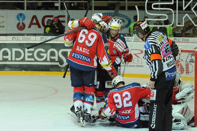 Třinec - Pardubice: Pardubice slaví gól