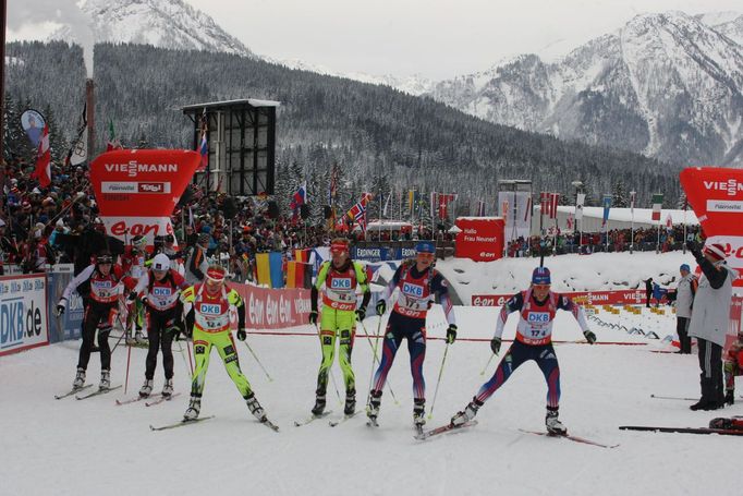 Biatlon, SP  Hochfilzen: předávka