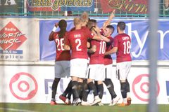 Sparta smetla čtyřmi góly Teplice, Olomouc potřetí v sezoně prohrála