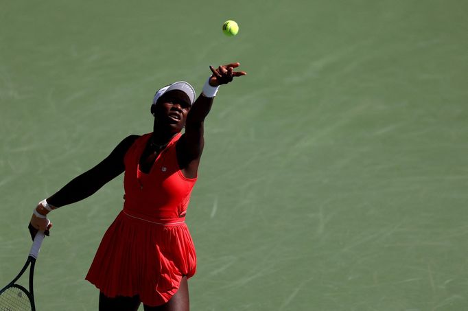 Victoria Mboková při utkání US Open proti Barboře Krejčíkové