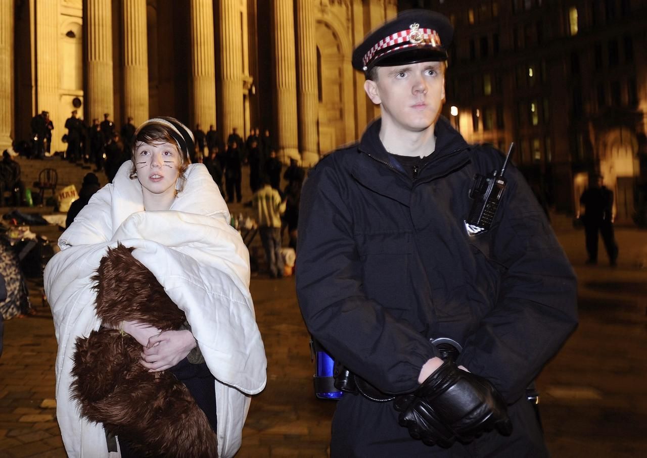 Policie vyklidila tábor demonstrantů v centru Londýna