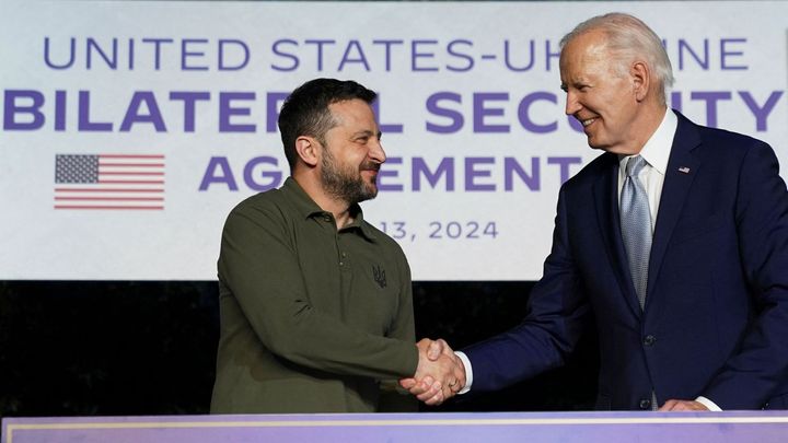Můžem na to zapomenout, reagoval Zelenský na to, že ho Biden označil za Putina