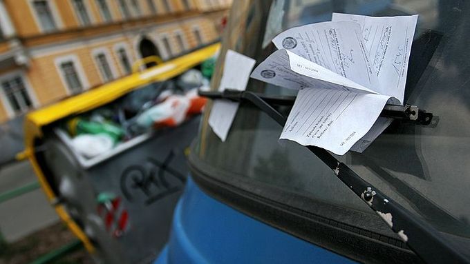 Pokuty od Městské policie Praha za parkování v centru hlavního města.