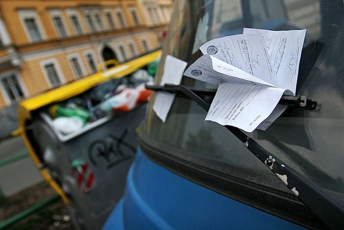 Pokuty od Městské policie Praha za parkování v centru hlavního města.