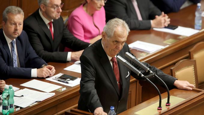 Schvalování rozpočtu na vládě byl přítomen i prezident Miloš Zeman.