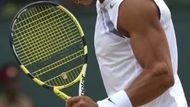 Rafael Nadal prožívá finále ve Wimbledonu proti Rogeru Federerovi.
