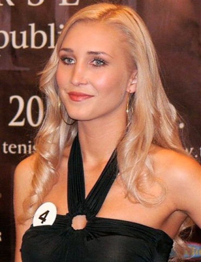 Mária Smiešková během finále Miss Universe Slovenské republiky 2010.