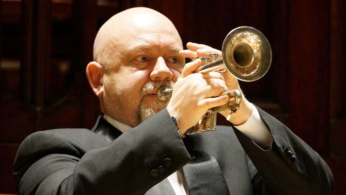 Trumpetista Jan Hasenöhrl (na snímku) založil Český národní symfonický orchestr roku 1993 s dirigentem Zdeňkem Košlerem.