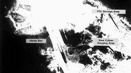 Budování letiště proto budilo zejména u Američanů v době studené války znepokojení. V tehdejší atmosféře považovali režim v Grenadě za bezpečnostní hrozbu. Na špionážním satelitním snímku z května 1984 je vidět rozestavěné letiště.