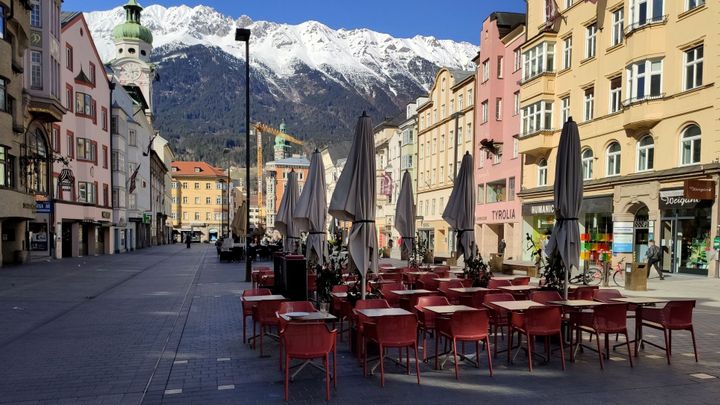 Tyrolsko bojuje s místní mutací. Odborníci se bojí ohnisek v alpských skiareálech