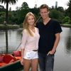 Tomáš Berdych se snoubenkou Ester Sátorovou po oznámení zasnoubení na Australian Open