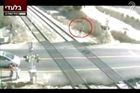 Video: Sebevražedkyni přejel vlak, přežila