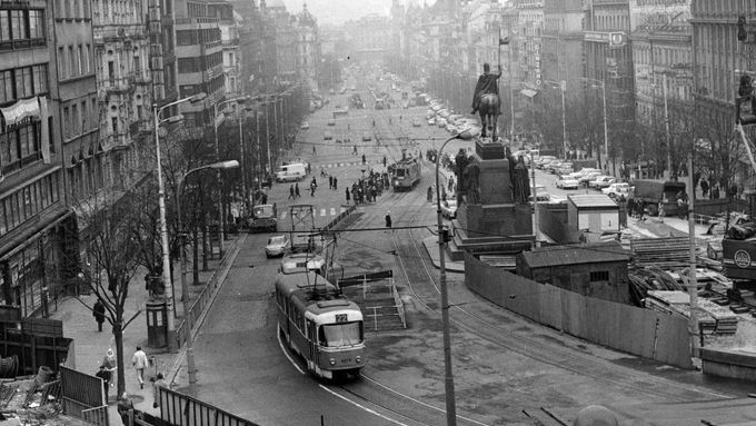 Poslední tramvaj projela po podélné části Václavského náměstí před více než 30 lety.