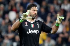 Boj o poslední velký titul jde do finiše. Dorazí Neapol rozhádaný Juventus?