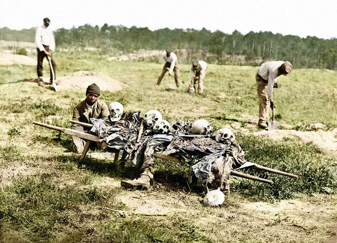 Před 65 lety v USA zatkli bojovnici proti rasové segregaci Rosu Parksovou