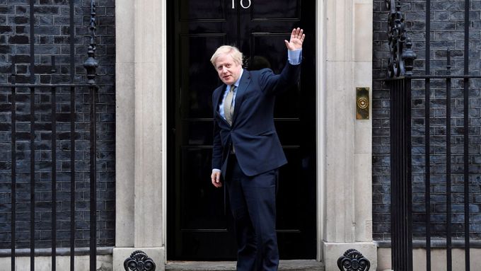 Nový lídr britské Konzervativní strany nahradí v úřadu končícího premiéra Borise Johnsona.