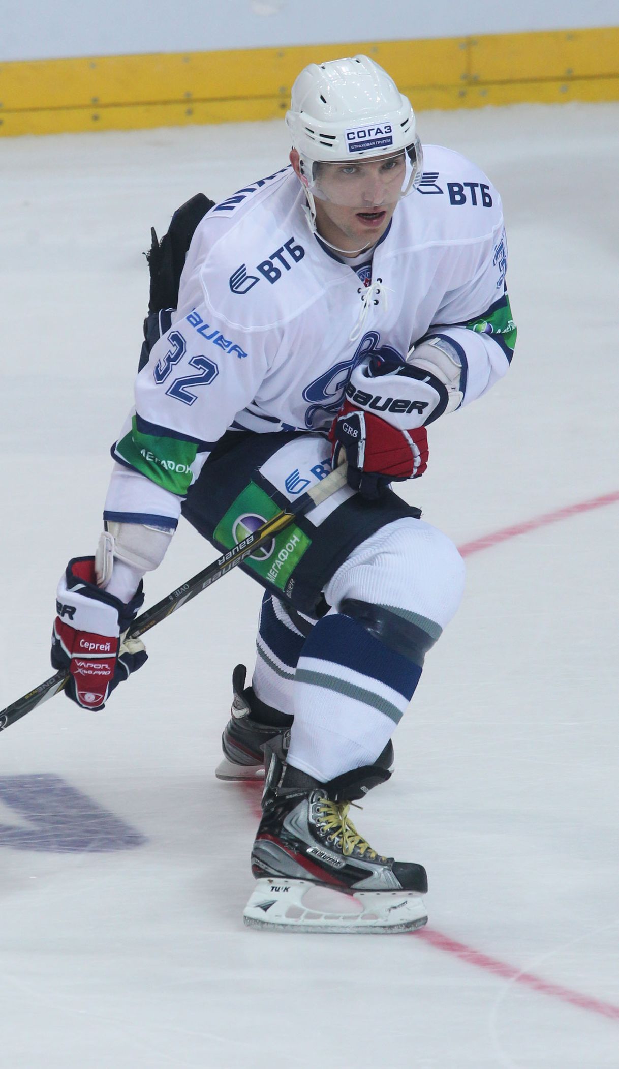 Hokejista Dynama Moskva Alexandr Ovečkin v utkání KHL 2012/13 proti Lvu Praha.