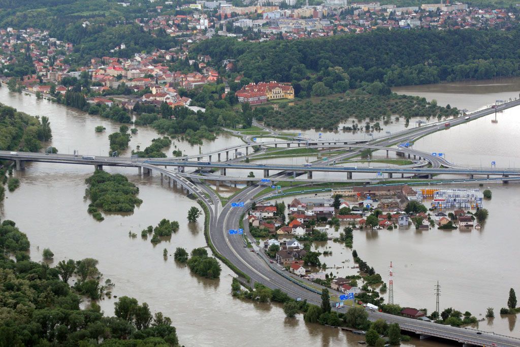 Letem nad zatopeným světem
