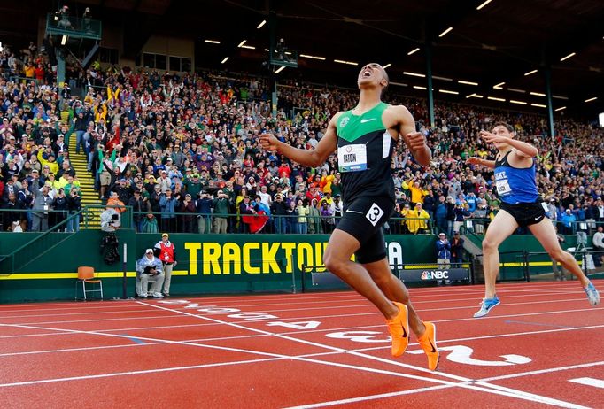 Americký desetibojař Ashton Eaton při závodě v americkém Eugene v roce 2012.