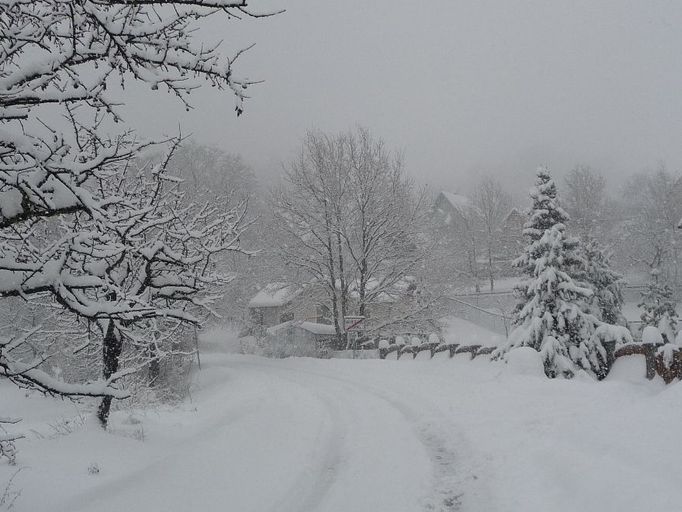 Jilešovice sněhová nadílka odřízla od světa