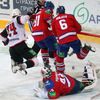 KHL, Lev Praha - Jekatěrinburg: Marcel Hossa, Tomáš Mojžíš - Branislav Mezei