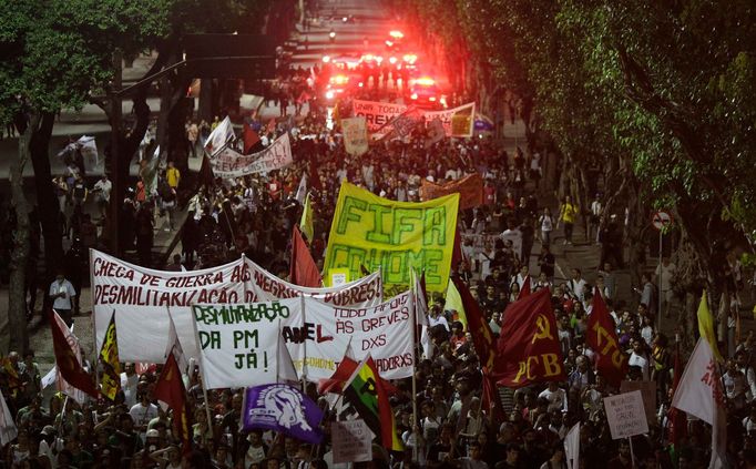 Demonstrators protest against the 2014 World Cup in Rio de Janeiro May 15, 2014. Brazilians opposed to the World Cup and the public funds spent on the construction of sta