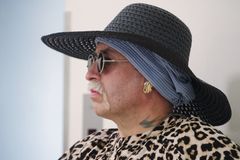 Pravicový extremista se u soudu prohlásil za ženu, ale do ženské věznice beztak nešel