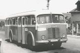 V barvách Škody. Škoda 706 R z dílen Avie neskládala jen tuny uhlí a písku, jezdila taky jako autobus.